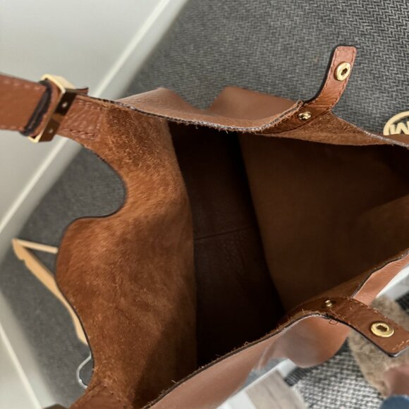 Michael Kors Tan Gold Hobo Bag with Relaxed Shape.  Some Pen Marks Inside. - Picture 7 of 12
